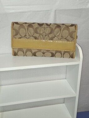 Vintage Coach Beige and Tan Signature Bi-Fold Wallet
